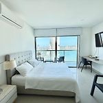 Apartamentos en edificio con piscina y gimnasio disponibles