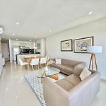 Apartamentos en edificio con piscina y gimnasio disponibles