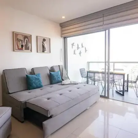 En Edificio Con Piscina Y Gimnasio Disponibles Apartamento